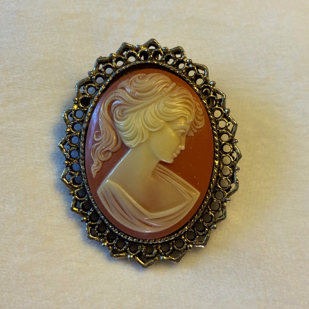 Vintage portrait brooch